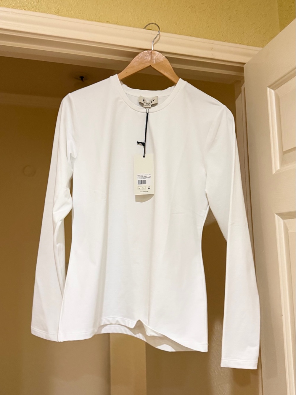 Women’s White Long-Sleeve Crewneck Top - Classic Essential